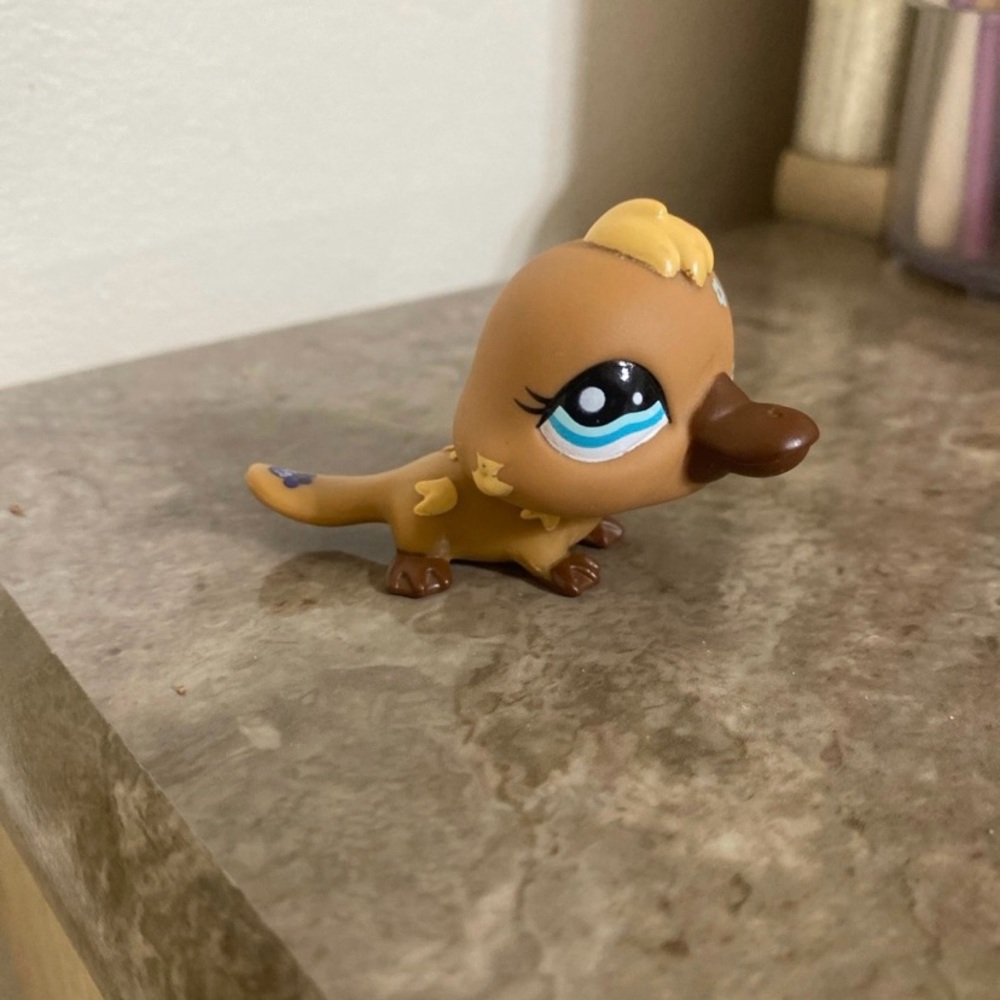 Littlest Pet Shop Platypus Brown and Tan Small Pet Figurine